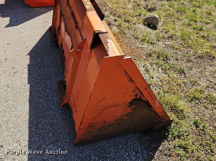 image for item EO7185 Kubota M5700 MFWD tractor