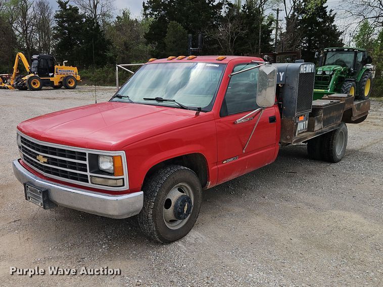 image for item EO7204 1993 Chevrolet C3500 flatbed pickup truck