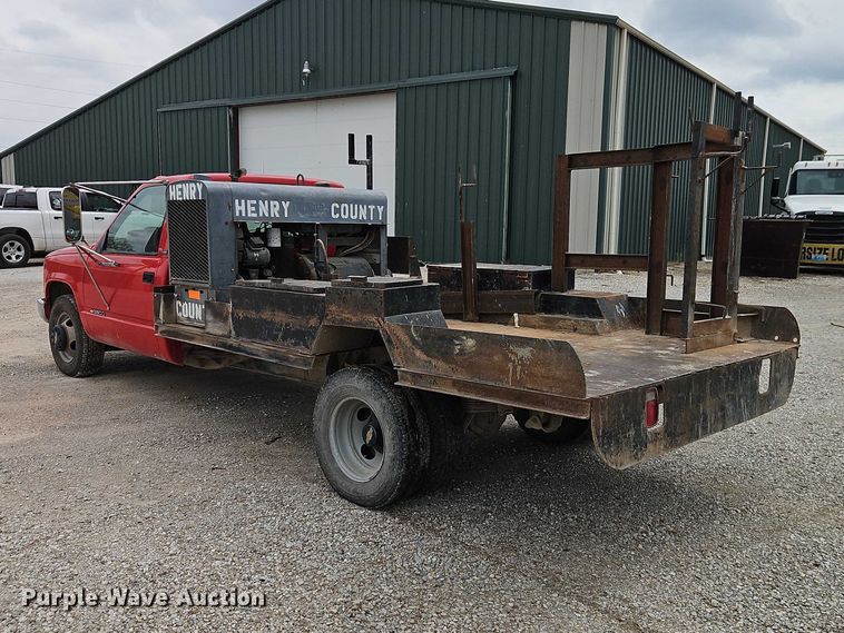 image for item EO7204 1993 Chevrolet C3500 flatbed pickup truck