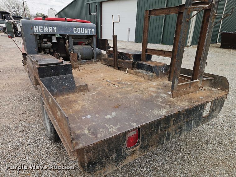 image for item EO7204 1993 Chevrolet C3500 flatbed pickup truck