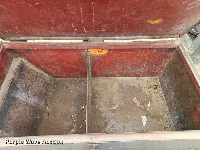 image for item EO7204 1993 Chevrolet C3500 flatbed pickup truck