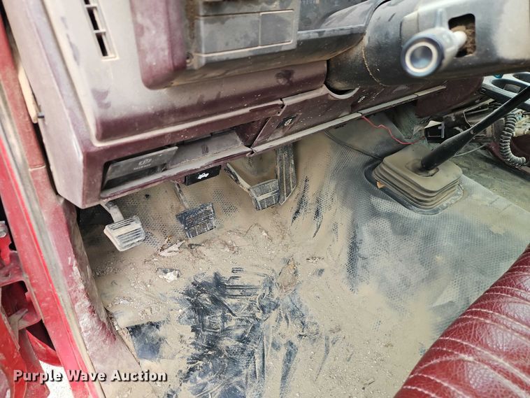 image for item EO7204 1993 Chevrolet C3500 flatbed pickup truck