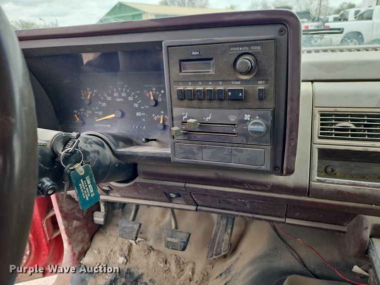 image for item EO7204 1993 Chevrolet C3500 flatbed pickup truck