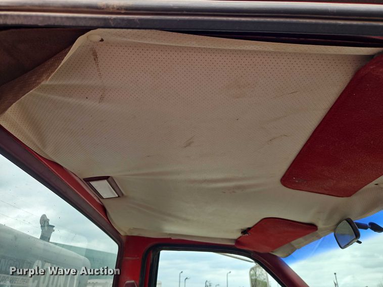 image for item EO7204 1993 Chevrolet C3500 flatbed pickup truck