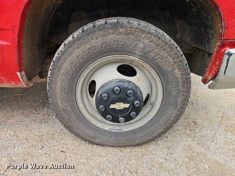 image for item EO7204 1993 Chevrolet C3500 flatbed pickup truck