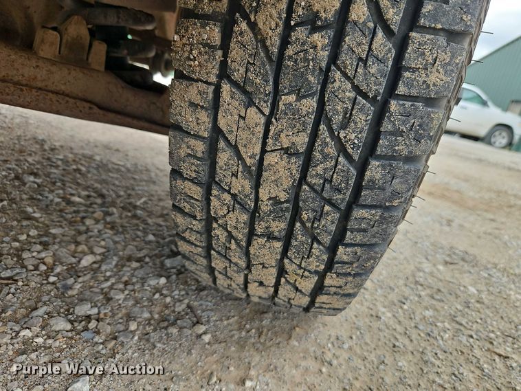 image for item EO7204 1993 Chevrolet C3500 flatbed pickup truck