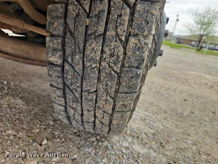 image for item EO7204 1993 Chevrolet C3500 flatbed pickup truck