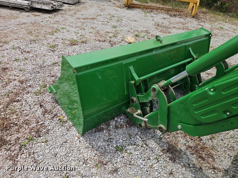 image for item EO7205 John Deere 6125R MFWD tractor