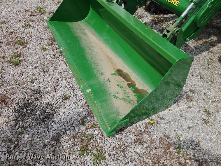 image for item EO7205 John Deere 6125R MFWD tractor