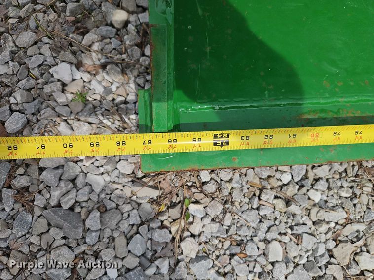 image for item EO7205 John Deere 6125R MFWD tractor