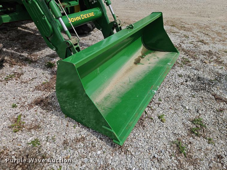 image for item EO7205 John Deere 6125R MFWD tractor