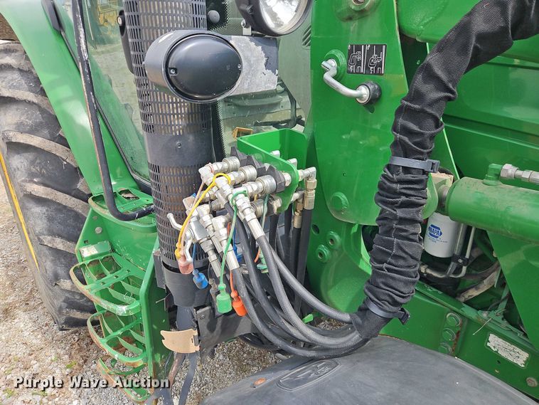 image for item EO7205 John Deere 6125R MFWD tractor