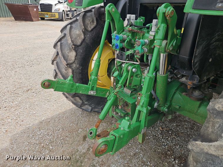 image for item EO7205 John Deere 6125R MFWD tractor