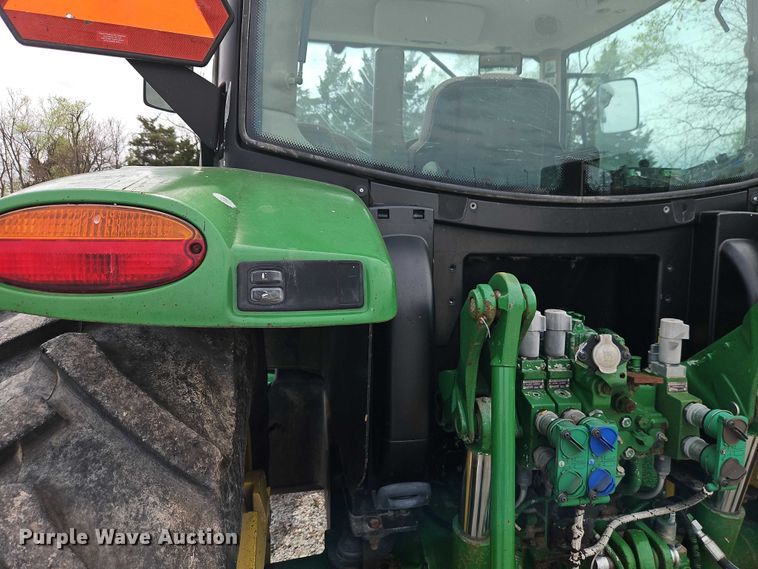 image for item EO7205 John Deere 6125R MFWD tractor