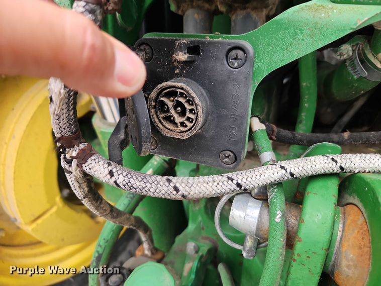 image for item EO7205 John Deere 6125R MFWD tractor