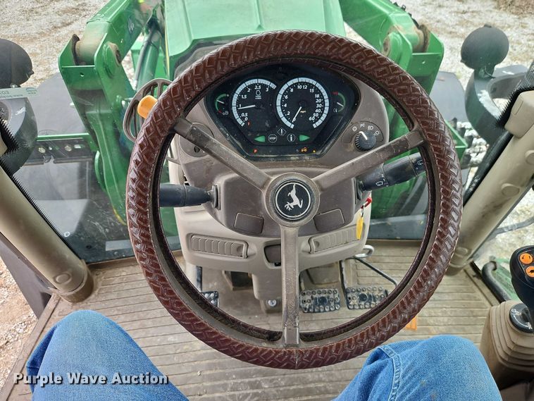 image for item EO7205 John Deere 6125R MFWD tractor