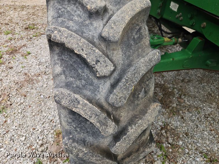 image for item EO7205 John Deere 6125R MFWD tractor