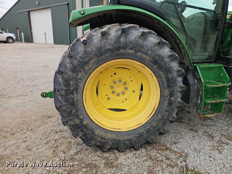 image for item EO7205 John Deere 6125R MFWD tractor