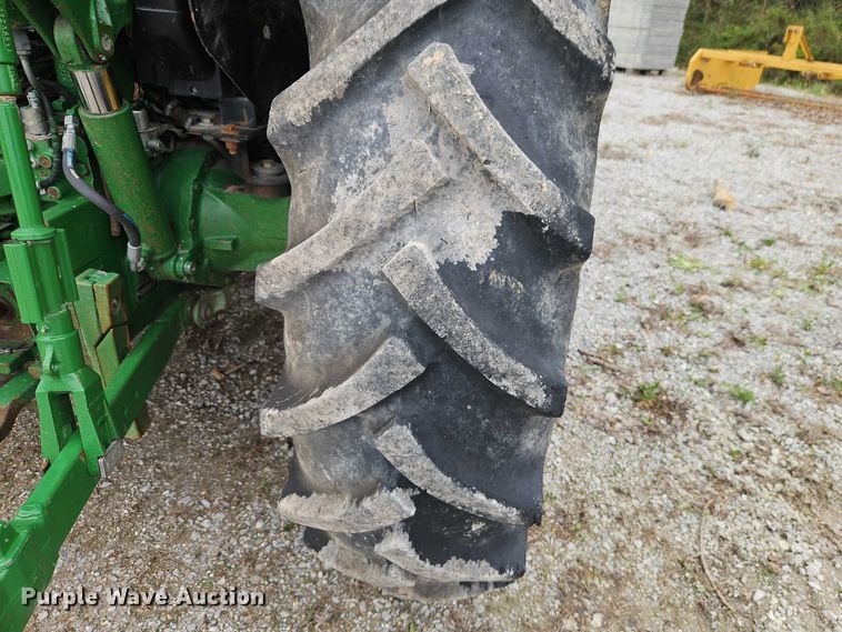 image for item EO7205 John Deere 6125R MFWD tractor