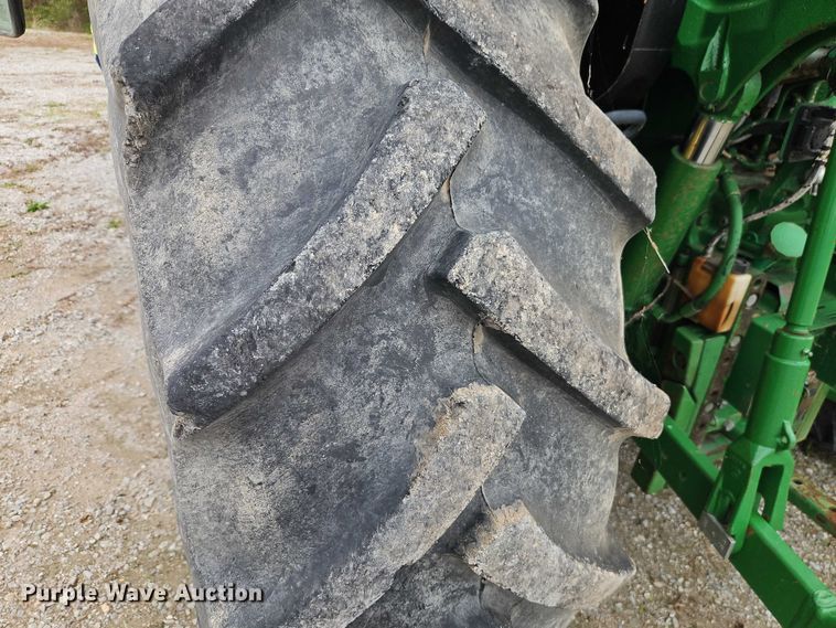 image for item EO7205 John Deere 6125R MFWD tractor