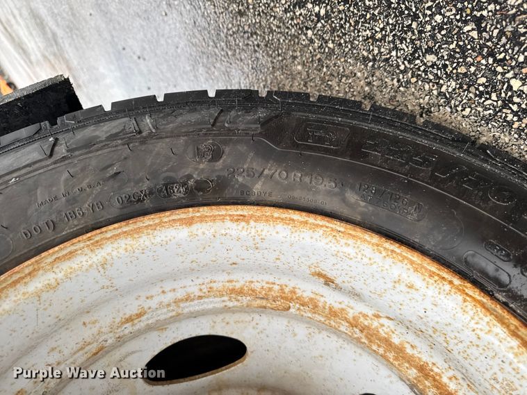 image for item EQ5001 2014 Ford F450 Super Duty dump flatbed truck