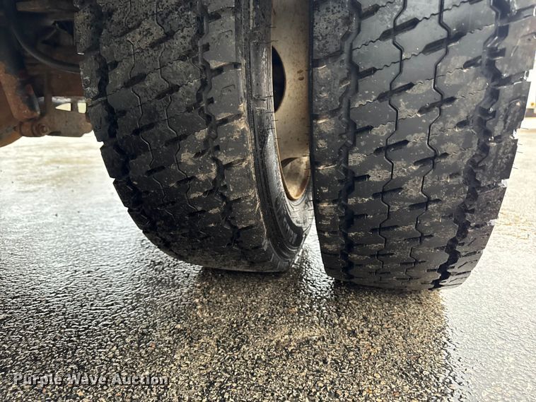 image for item EQ5001 2014 Ford F450 Super Duty dump flatbed truck