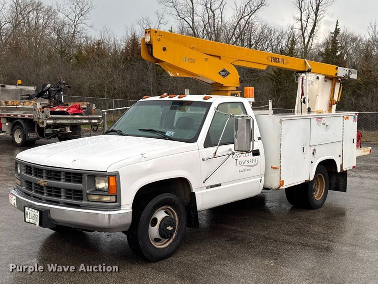image for item EQ5004 1997 Chevrolet C3500 bucket truck