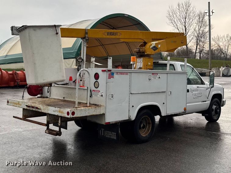 image for item EQ5004 1997 Chevrolet C3500 bucket truck