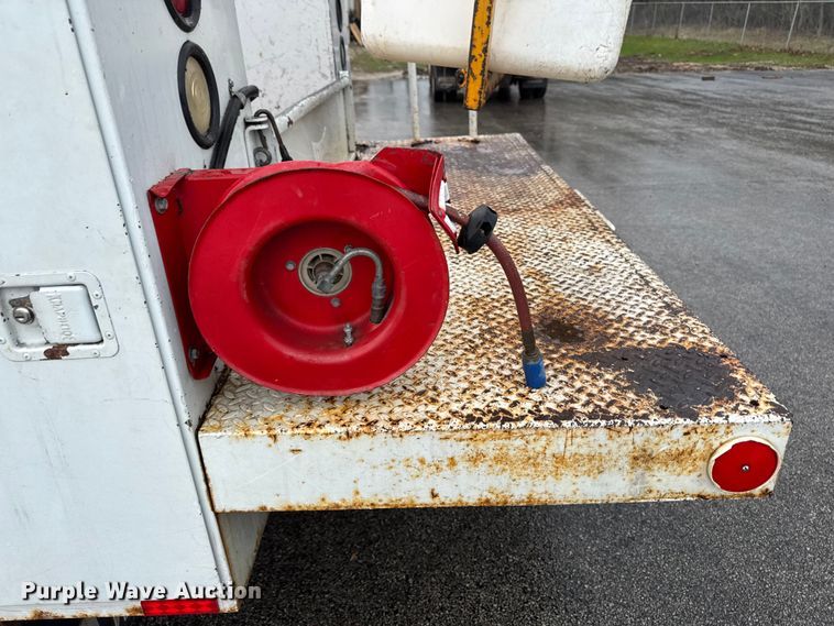 image for item EQ5004 1997 Chevrolet C3500 bucket truck