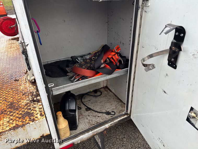 image for item EQ5004 1997 Chevrolet C3500 bucket truck