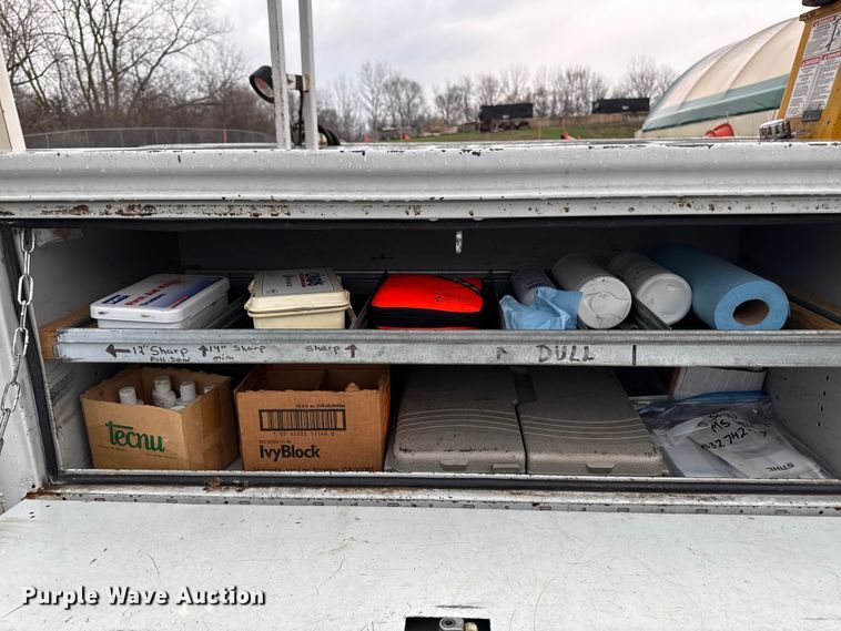 image for item EQ5004 1997 Chevrolet C3500 bucket truck