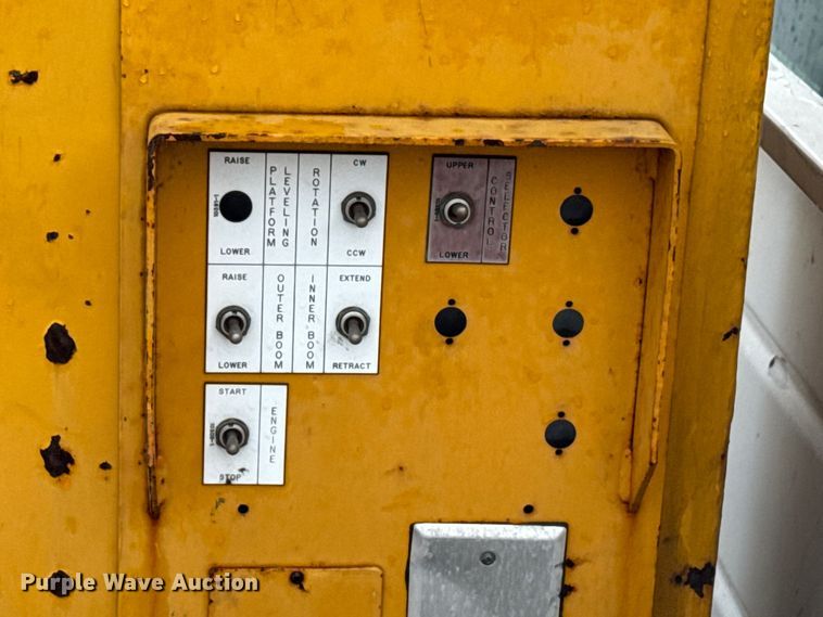 image for item EQ5004 1997 Chevrolet C3500 bucket truck