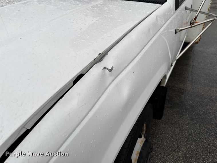 image for item EQ5004 1997 Chevrolet C3500 bucket truck