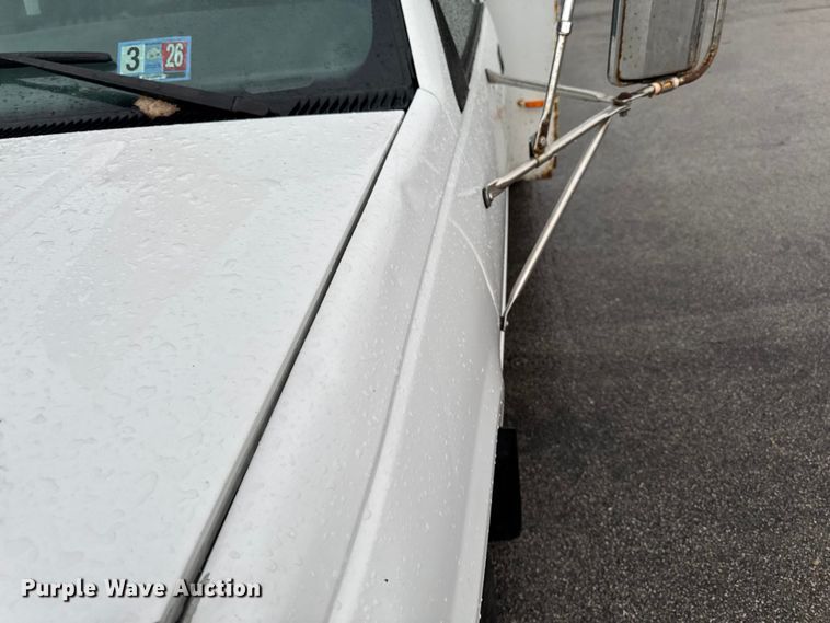 image for item EQ5004 1997 Chevrolet C3500 bucket truck