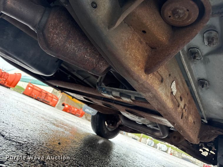 image for item EQ5004 1997 Chevrolet C3500 bucket truck