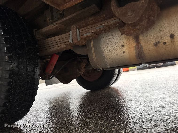 image for item EQ5004 1997 Chevrolet C3500 bucket truck