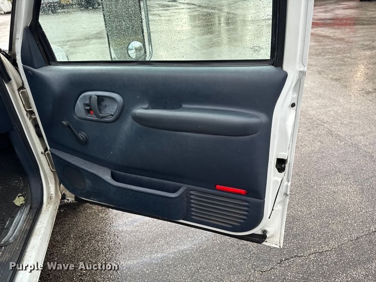 image for item EQ5004 1997 Chevrolet C3500 bucket truck