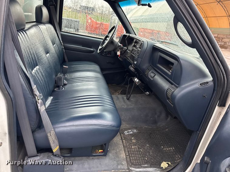 image for item EQ5004 1997 Chevrolet C3500 bucket truck