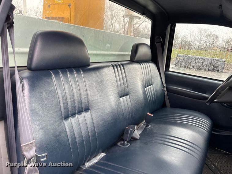 image for item EQ5004 1997 Chevrolet C3500 bucket truck