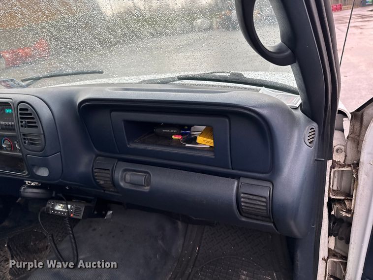 image for item EQ5004 1997 Chevrolet C3500 bucket truck