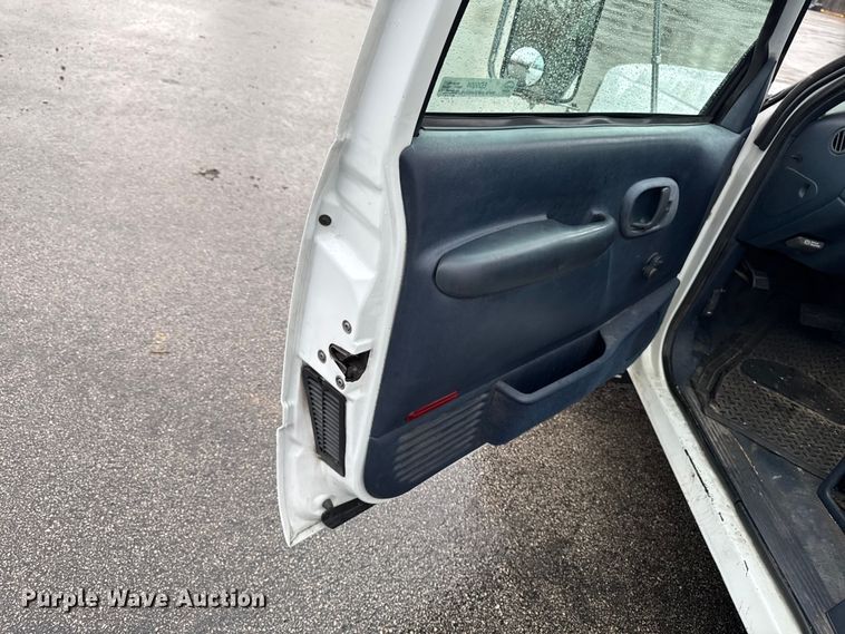 image for item EQ5004 1997 Chevrolet C3500 bucket truck