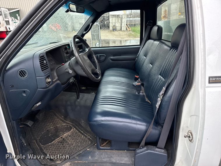 image for item EQ5004 1997 Chevrolet C3500 bucket truck