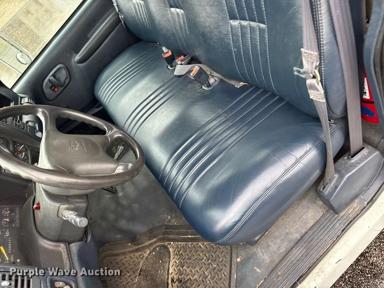 image for item EQ5004 1997 Chevrolet C3500 bucket truck