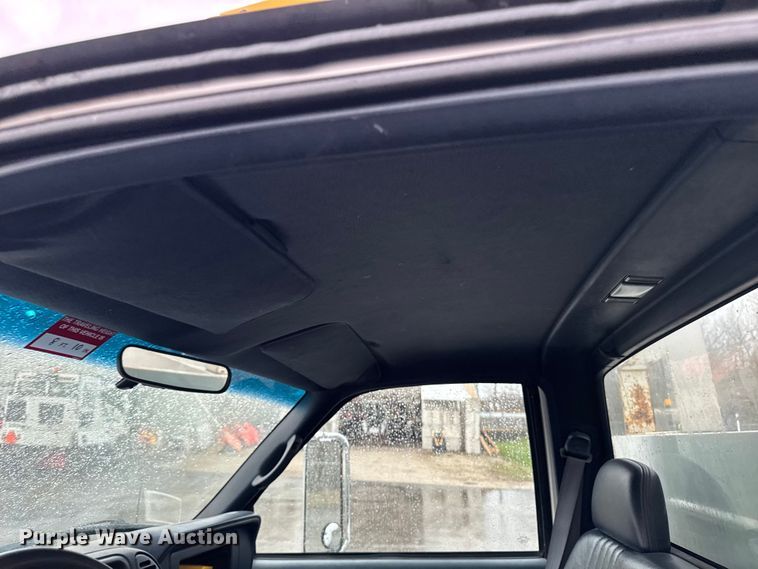 image for item EQ5004 1997 Chevrolet C3500 bucket truck