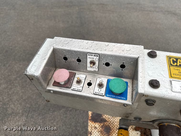 image for item EQ5004 1997 Chevrolet C3500 bucket truck