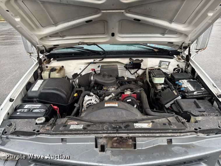 image for item EQ5004 1997 Chevrolet C3500 bucket truck