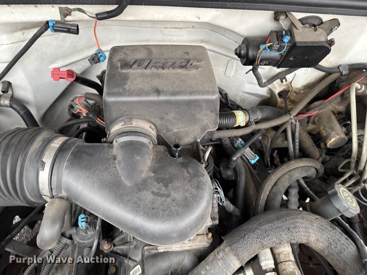 image for item EQ5004 1997 Chevrolet C3500 bucket truck