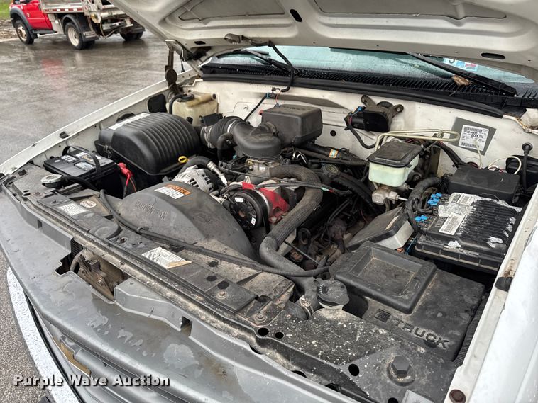 image for item EQ5004 1997 Chevrolet C3500 bucket truck