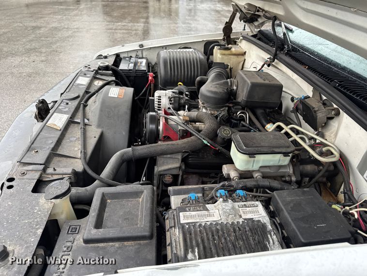 image for item EQ5004 1997 Chevrolet C3500 bucket truck