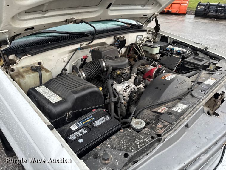 image for item EQ5004 1997 Chevrolet C3500 bucket truck